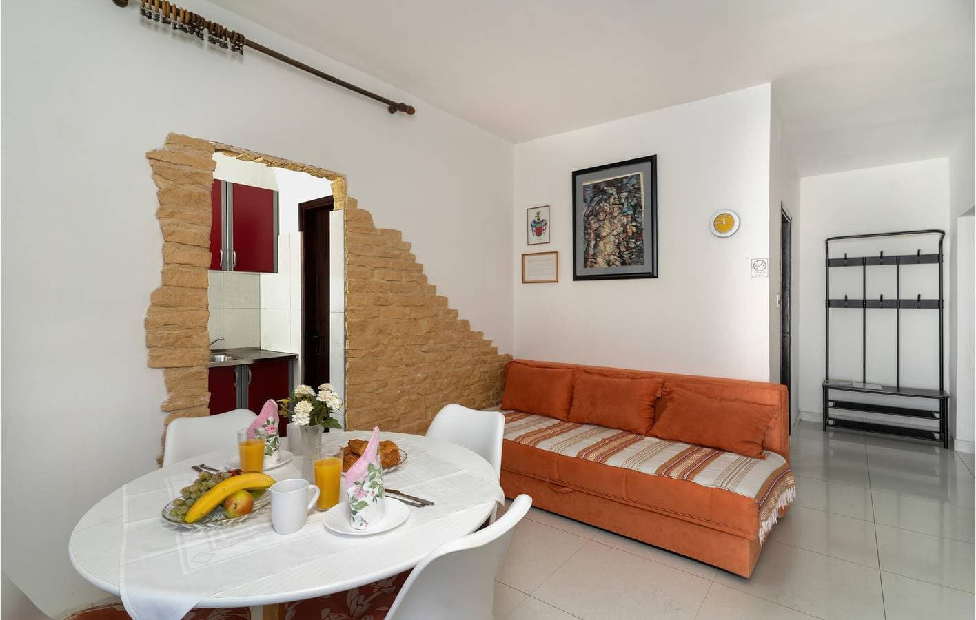 Foto 4 von 24: Gemütliches Apartment mit Pool, Terrasse & WiFi - nur 1,5km zum Strand