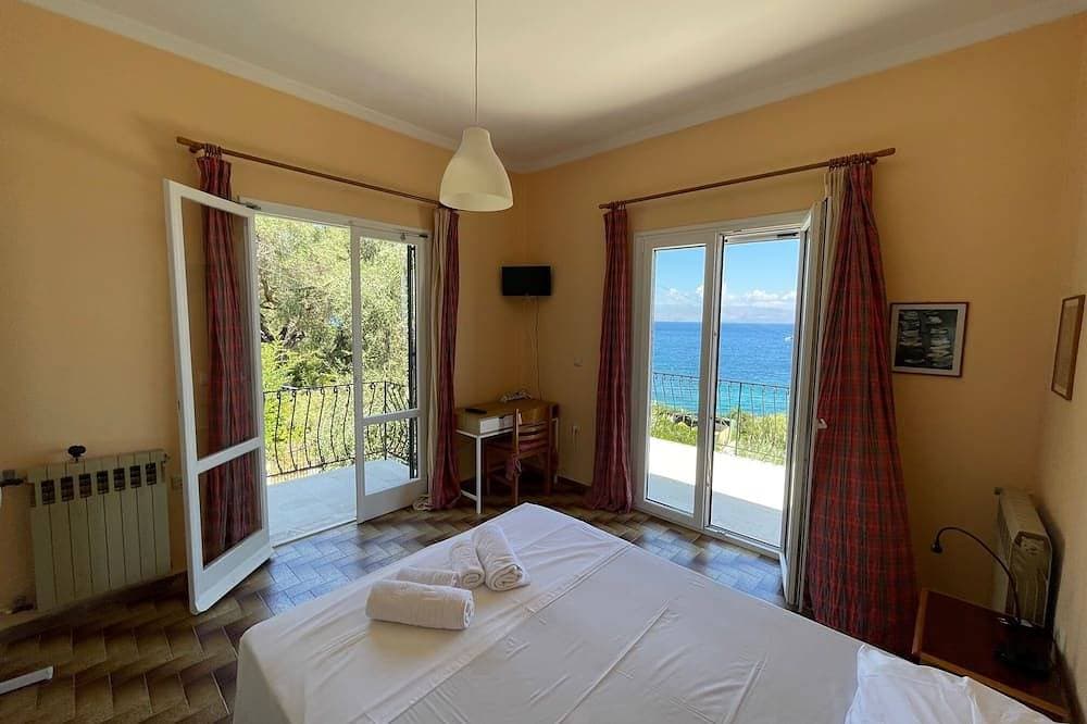 Foto 3 von 26: Villa Margarita on the beach.