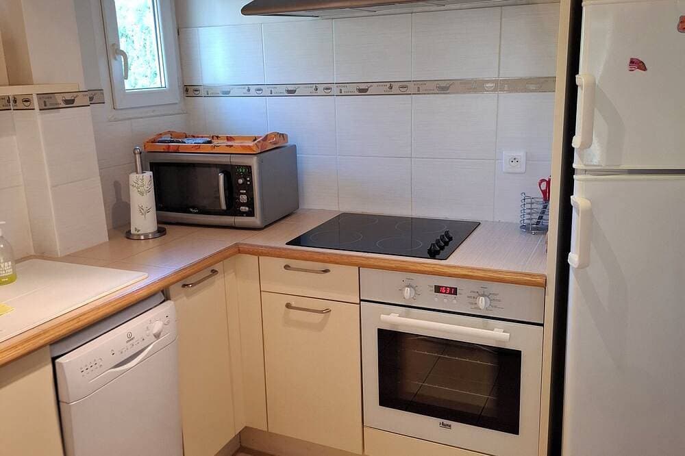 Six-fours les Plages, T2, Bas de villa, garden, parking 1