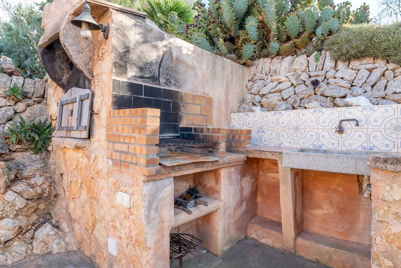 Foto 7 von 25: Charmantes Ferienhaus Can Bonjesus mit Bergblick, WLAN, Garten und Terrasse; Parkplätze vorhanden, Haustiere erlaubt