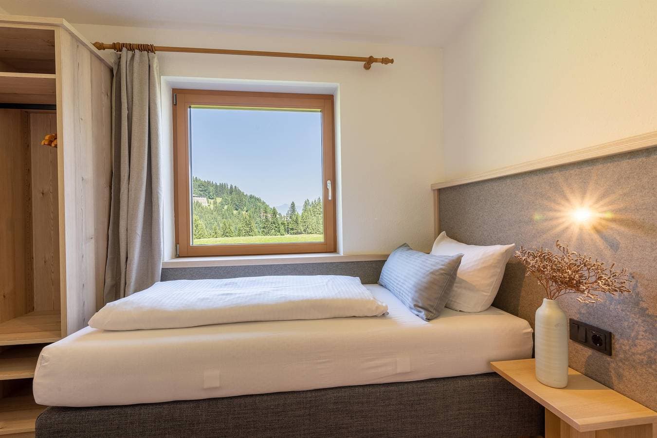 Foto 9 von 43: Appartement 4 mit 1,5 Schlafräumen und 2 Balkonen