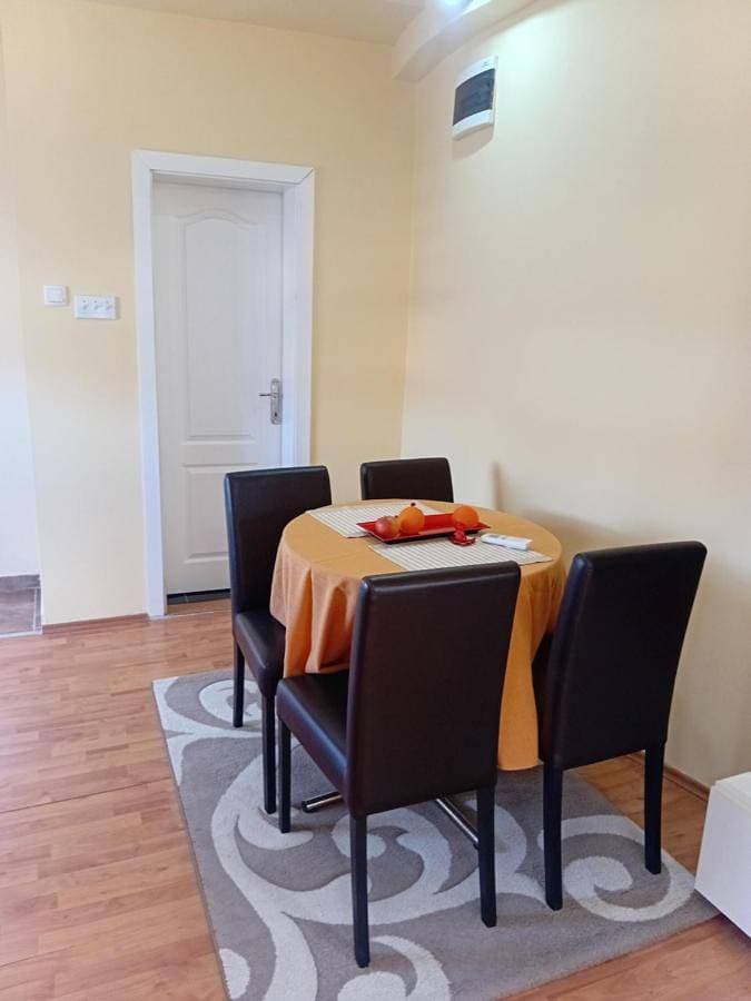 Foto 4 von 37: One-Bedroom Apartment