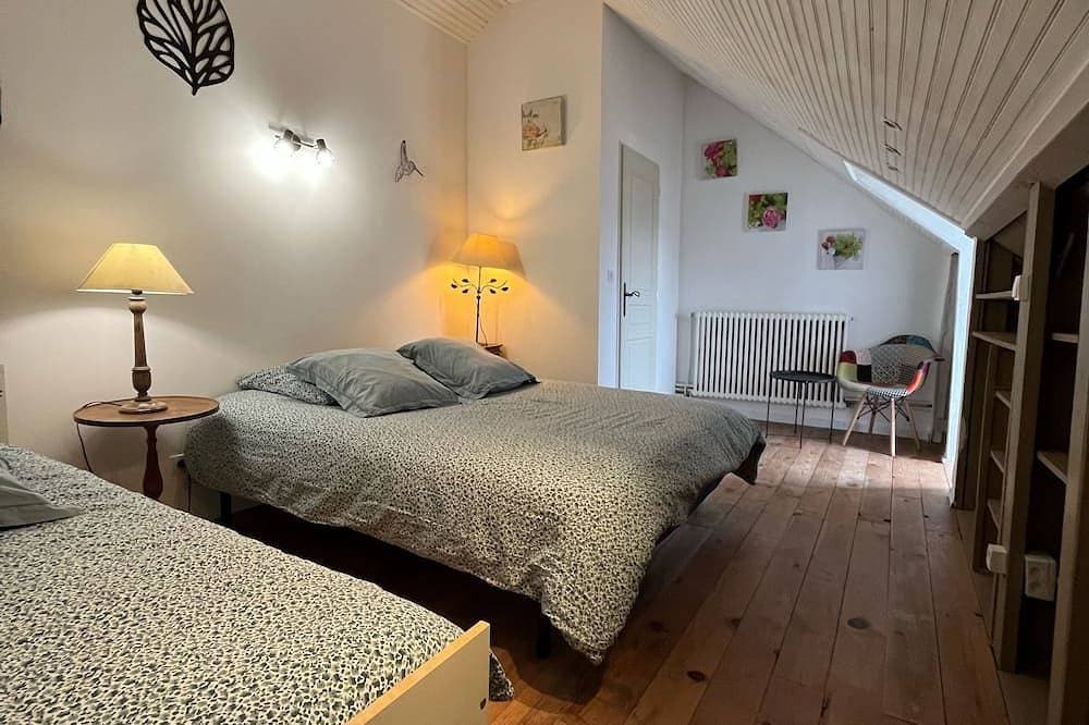 Foto 4 von 26: Gîte de la Doit, auf dem Land, Schlafplätze für 14, privater Pool