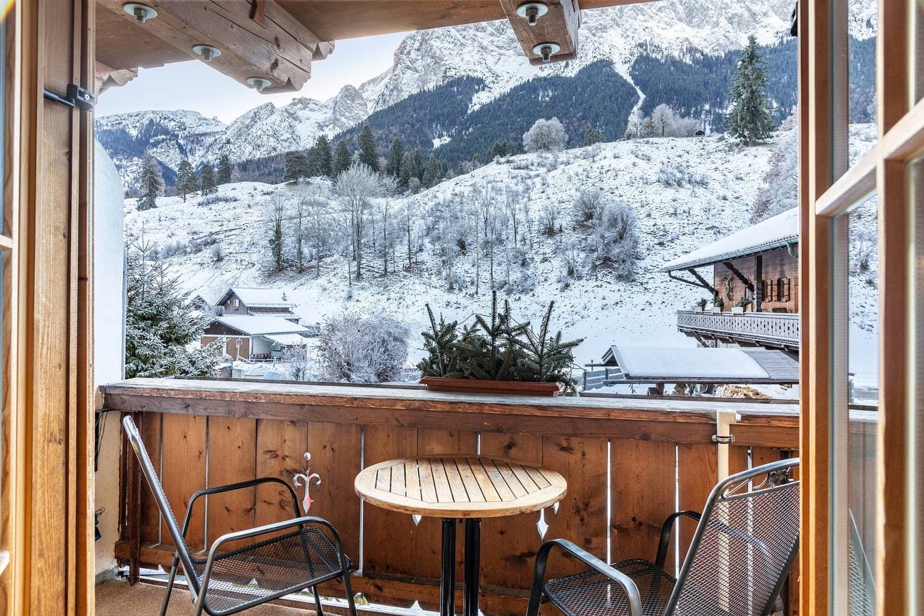 Foto 2 von 30: Ferienwohnung 'Höllental' mit Bergblick, Balkon und WLAN