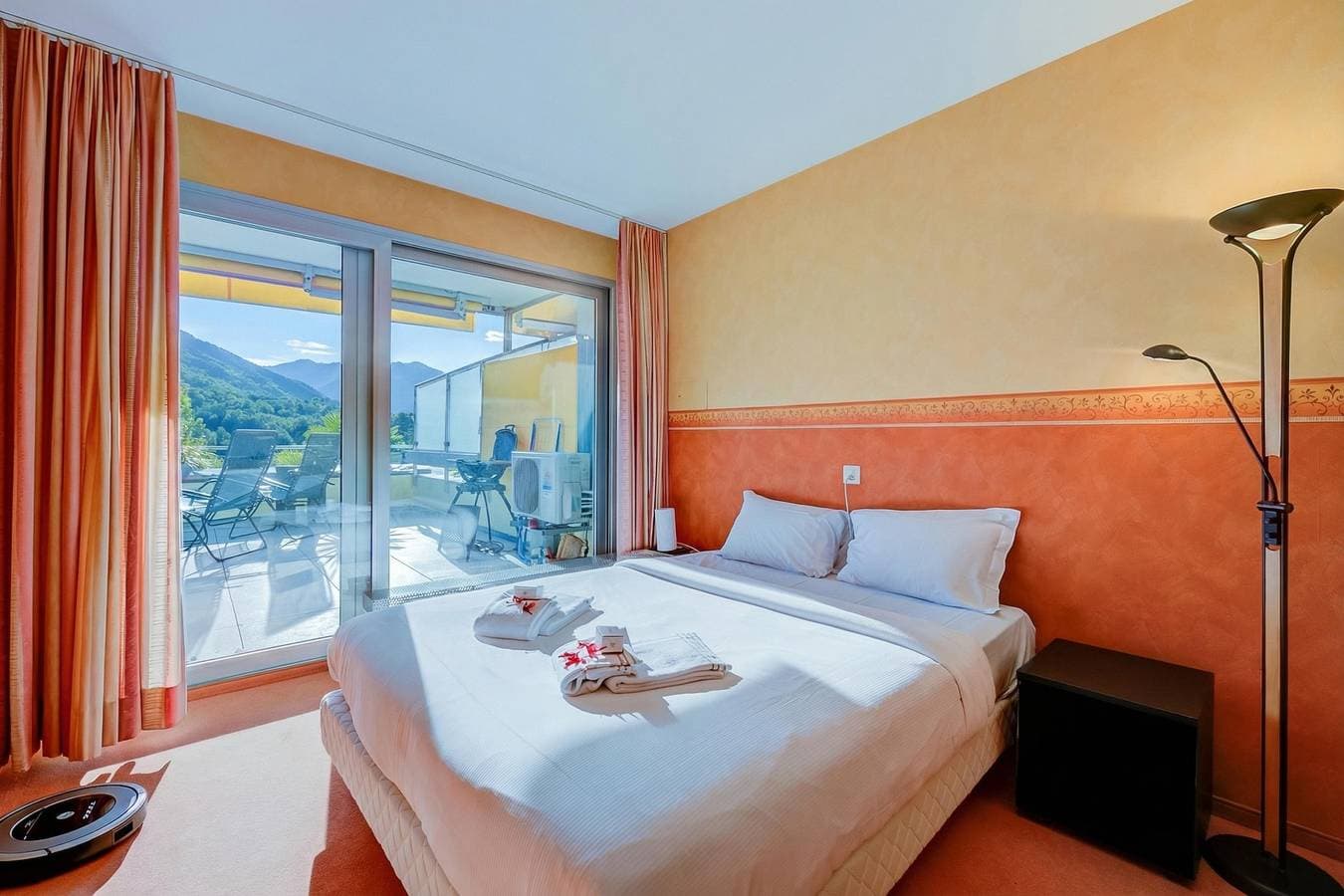 Foto 8 von 30: Panorama Maggiore Apartment with Pool in Locarno