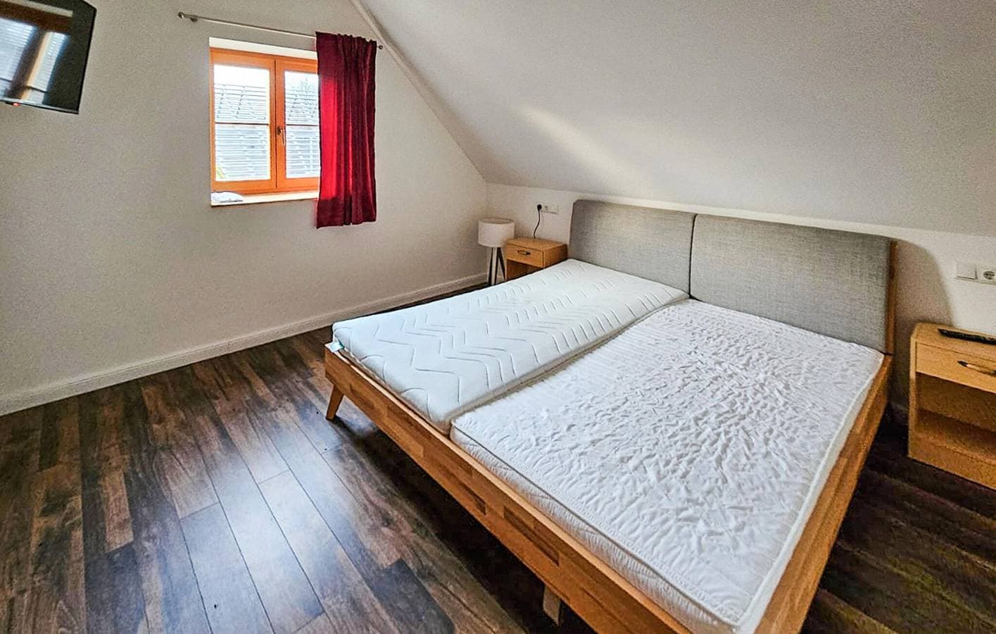 Foto 12 von 19: Geräumige 175 m² große Wohnung mit WLAN, Fernseher und Küchenausstattung