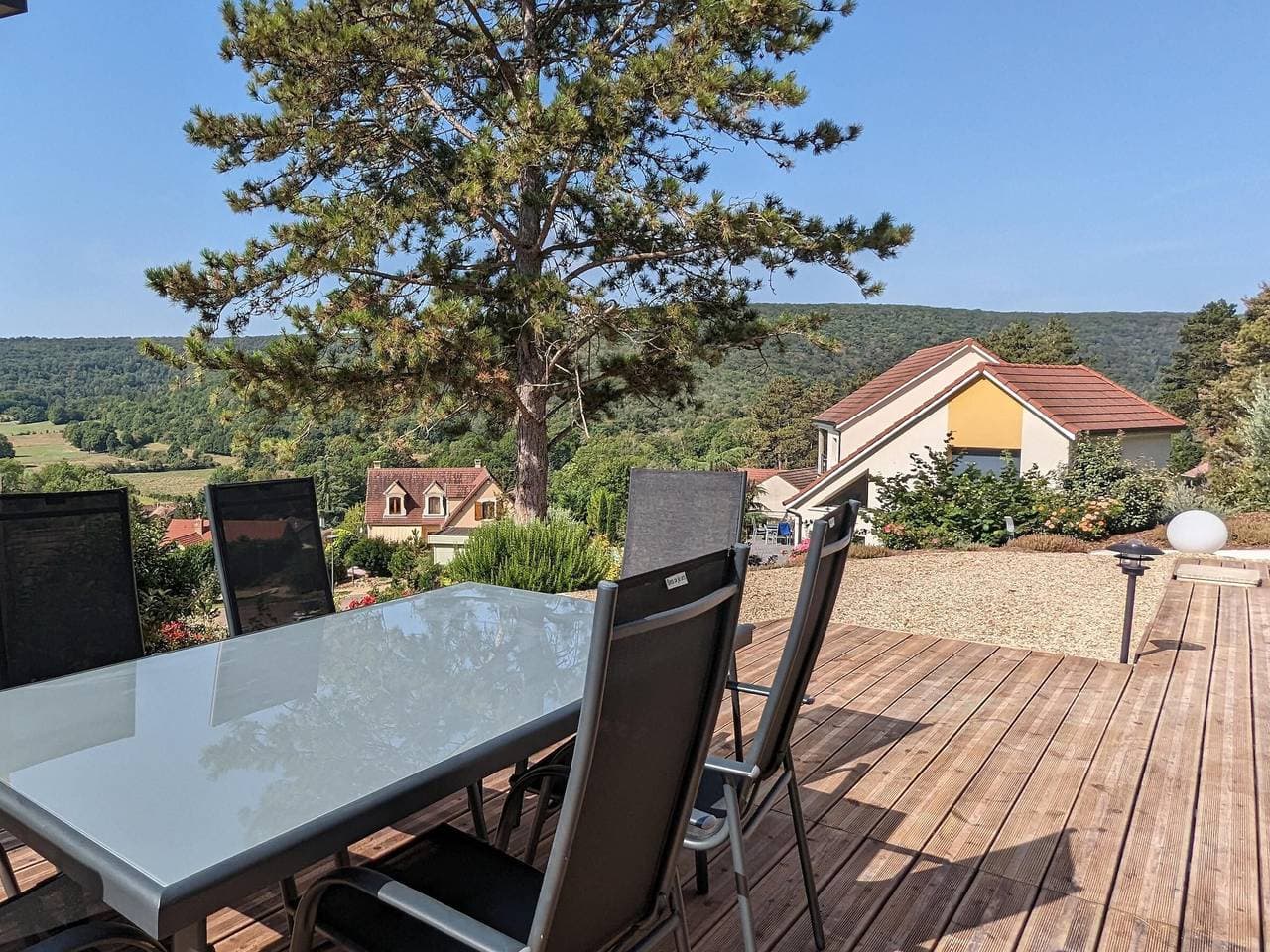 Modernes Ferienhaus & Spa im Herzen der Burgunder Weinberge 1