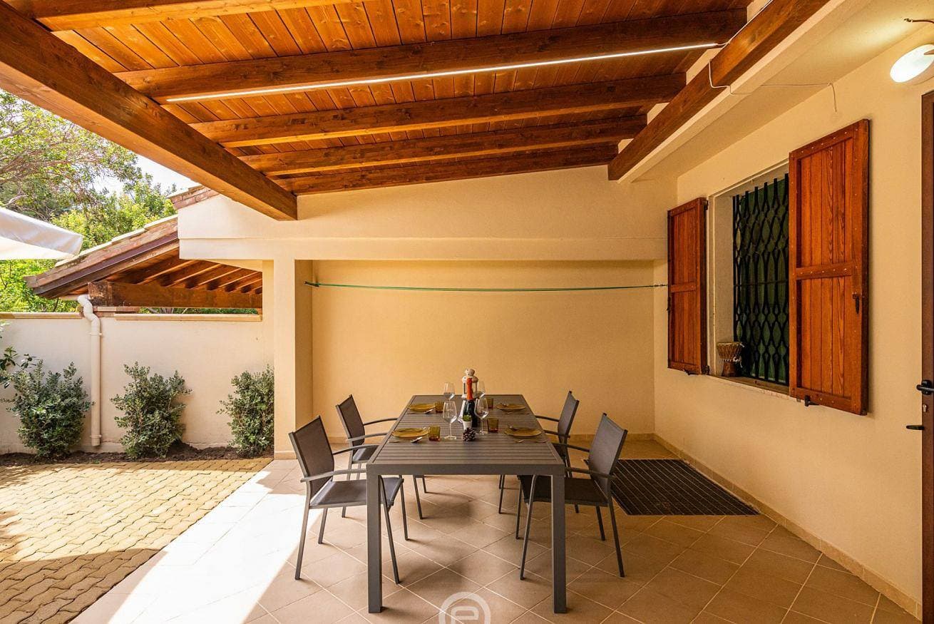 Foto 9 von 47: Ferienhaus für 4 Personen mit Balkon/Terrasse