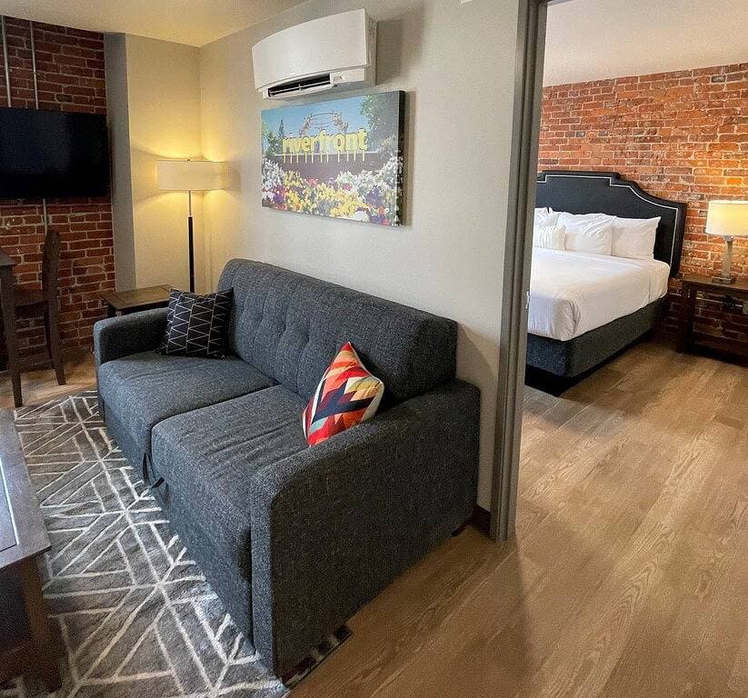 Marvelous 1 Bed Riverfront Park Travel Apartment 1