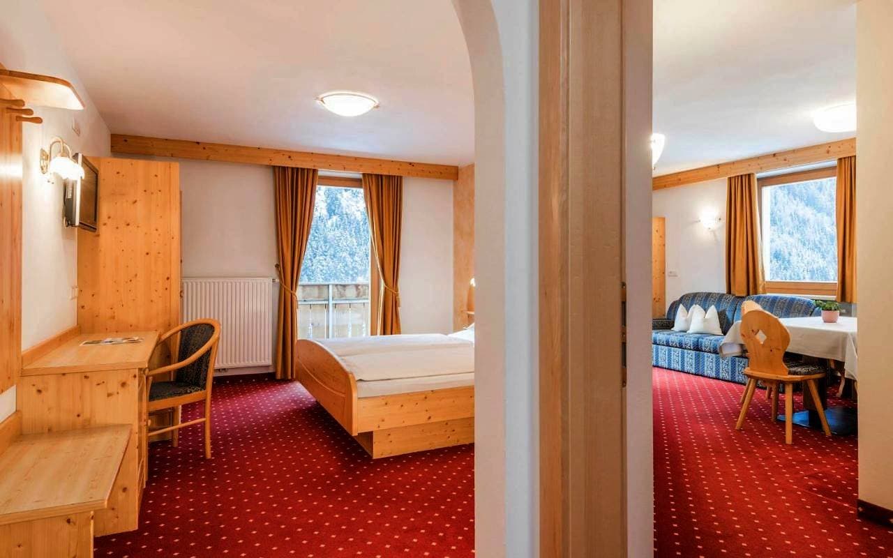 Foto 5 von 10: Double Room with Balcony