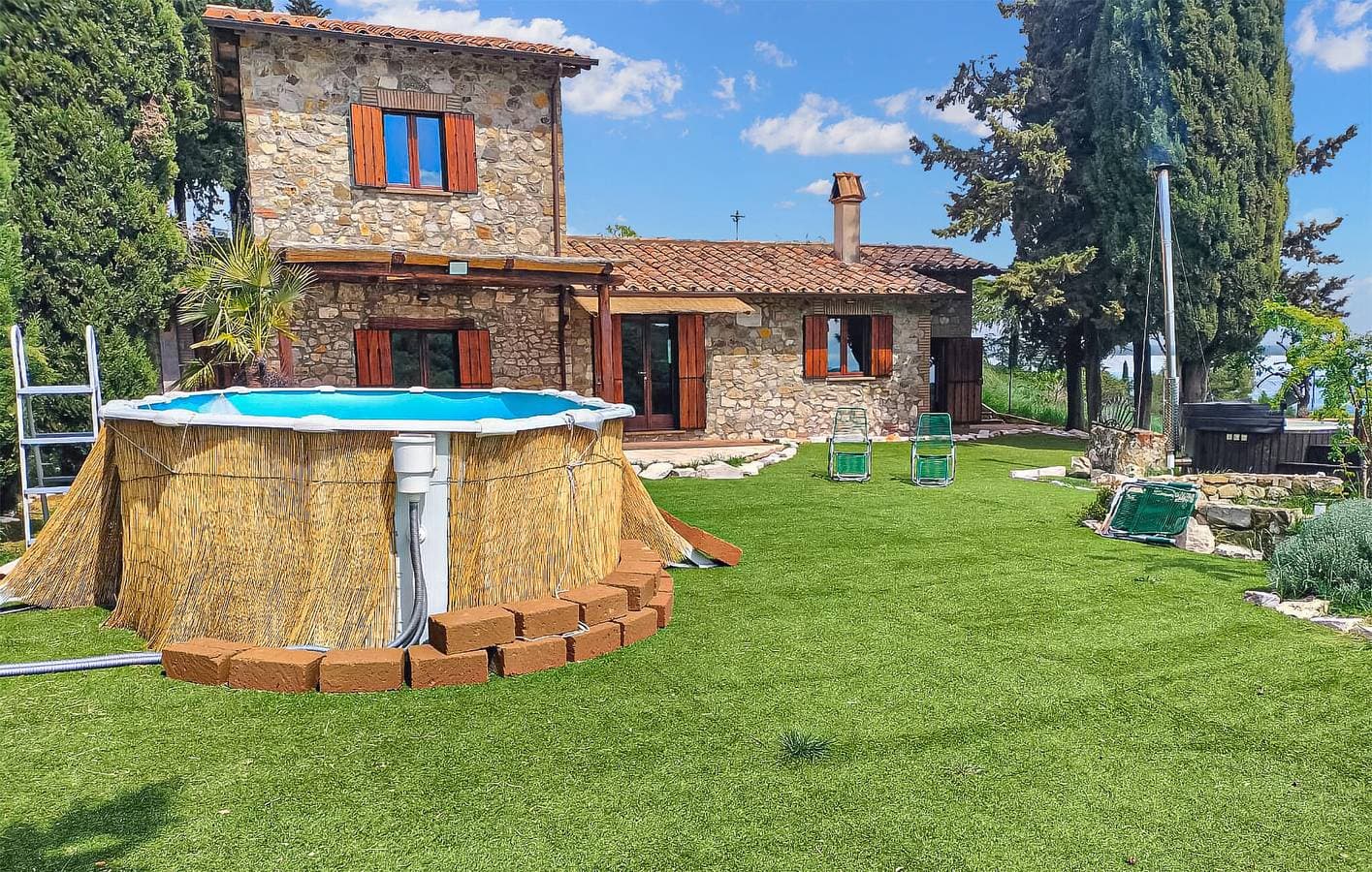 Foto 4 von 29: Charmante 200qm Wohnung mit Pool, Garten und Parkplatz
