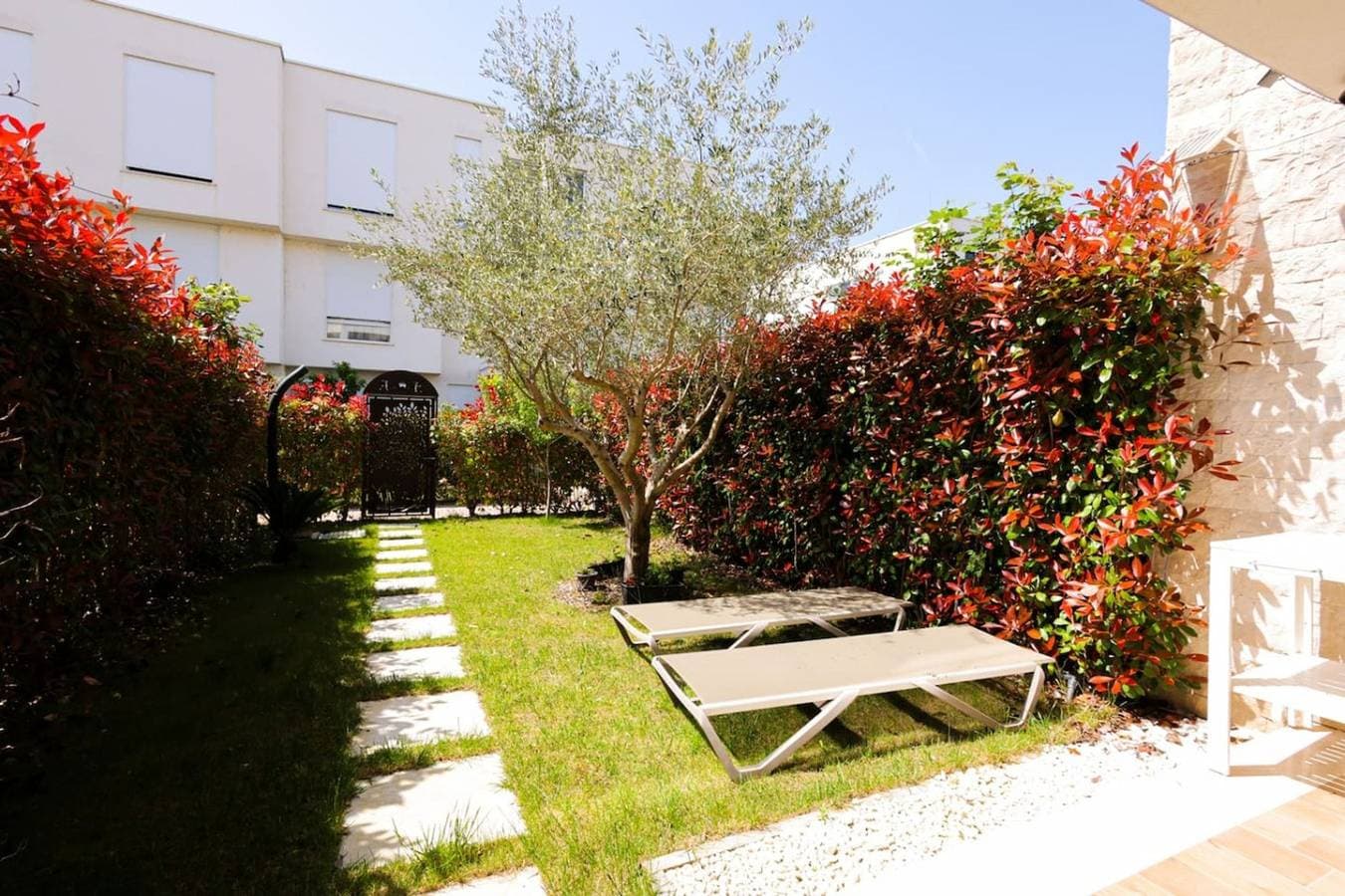 Foto 4 von 23: Ground-Floor Apartment, Private Garden