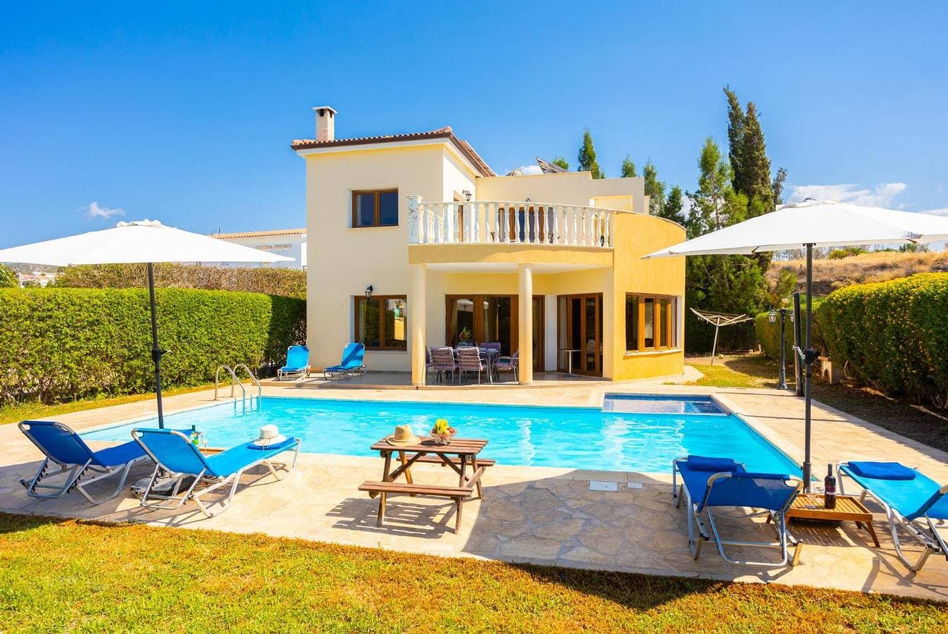 Foto 2 von 41: Villa für 6 Personen mit Garten