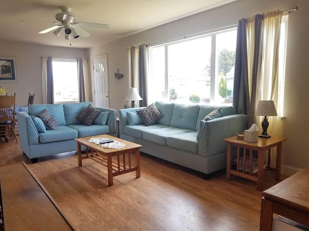 Foto 11 von 23: Coastal Cottage, weniger als einen Block zum Strand, Crescent City, Ca