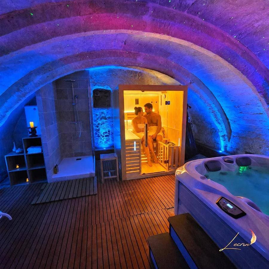 Foto 4 von 15: Double Room with Private Bathroom