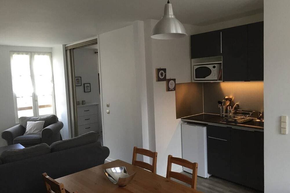 Bright apartment / Parking / City center 1
