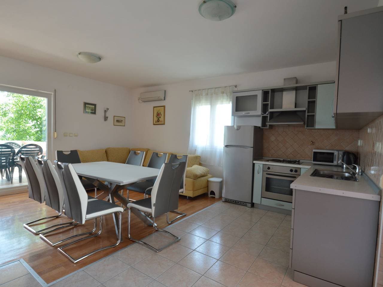 Foto 9 von 39: Geräumiges Ferienhaus in Maslenica