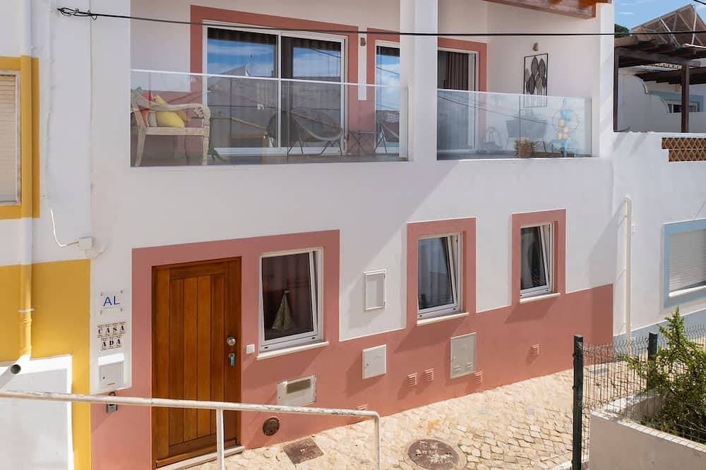 House with garden, 3 minute walk to the Beach 1