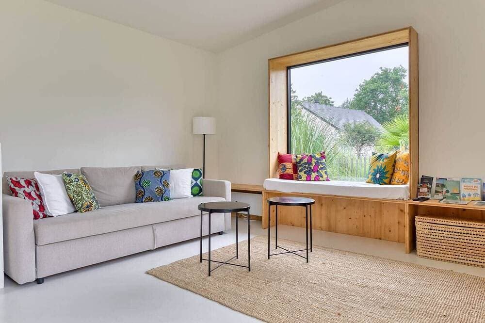 Foto 7 von 25: Casa ZaO Jolie maison en bois brut de 50m2 à