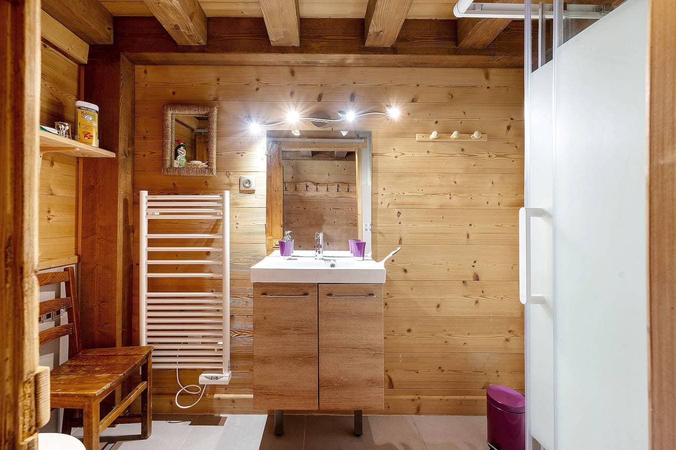 Foto 8 von 24: Gästezimmer im Chalet mit Bergblick, privater Terrasse und Garten