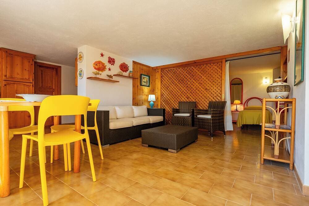 Foto 9 von 24: Casa Oleandro mit Garten, 100 mt von Strand entfernt, internet Wifi