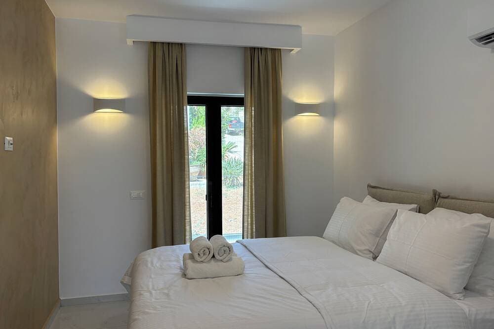Foto 5 von 12: Agios Nikolaos Open Living Suite – Close Proximity to Almyros Beach