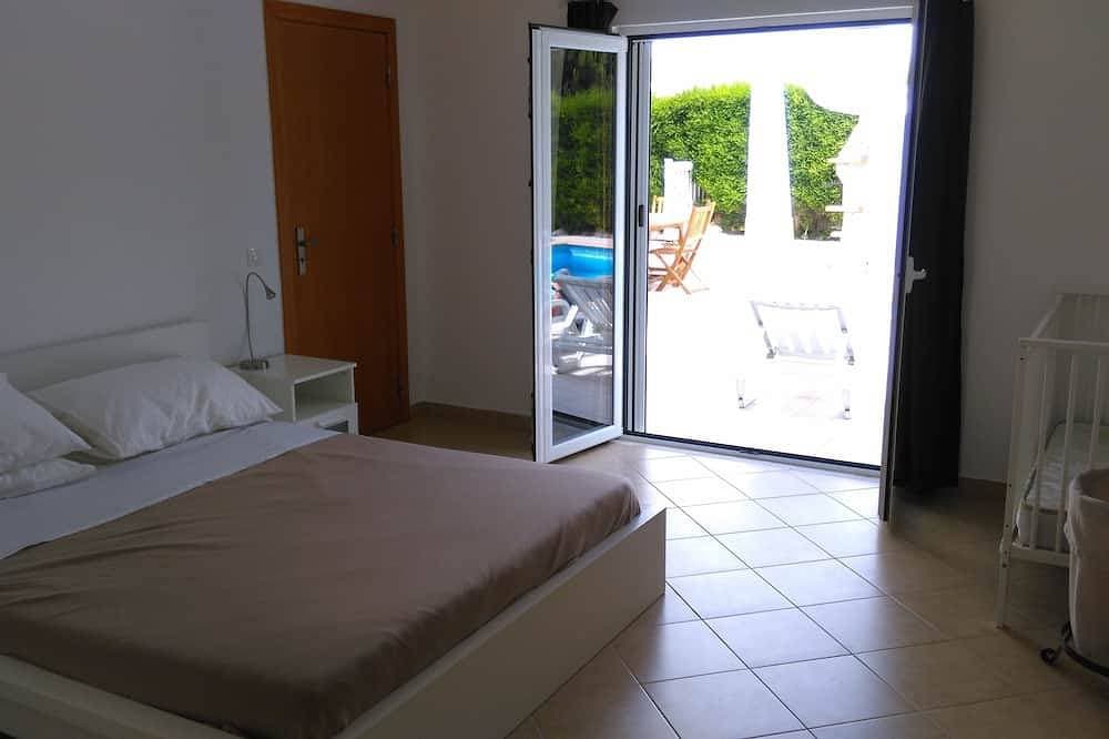 Foto 3 von 24: Große Modern Luxury Villa mit 3 Schlafzimmern in Vale da Telha