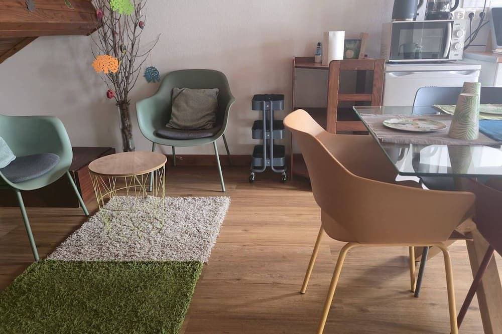 Cozy Central I - Spacious, comfortable, welcoming 1