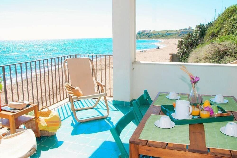 Apollo's Terraces Beach apartments less than 20 m from the sea! Ponente 1