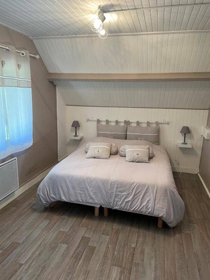 Foto 5 von 6: Three-Bedroom House