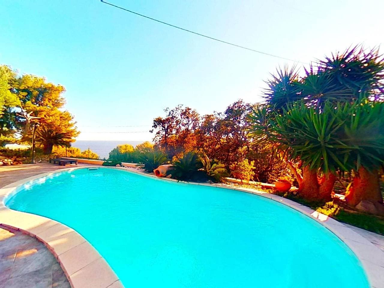 Foto 7 von 41: Cozy Holiday Home in Carqueiranne with Swimming Pool