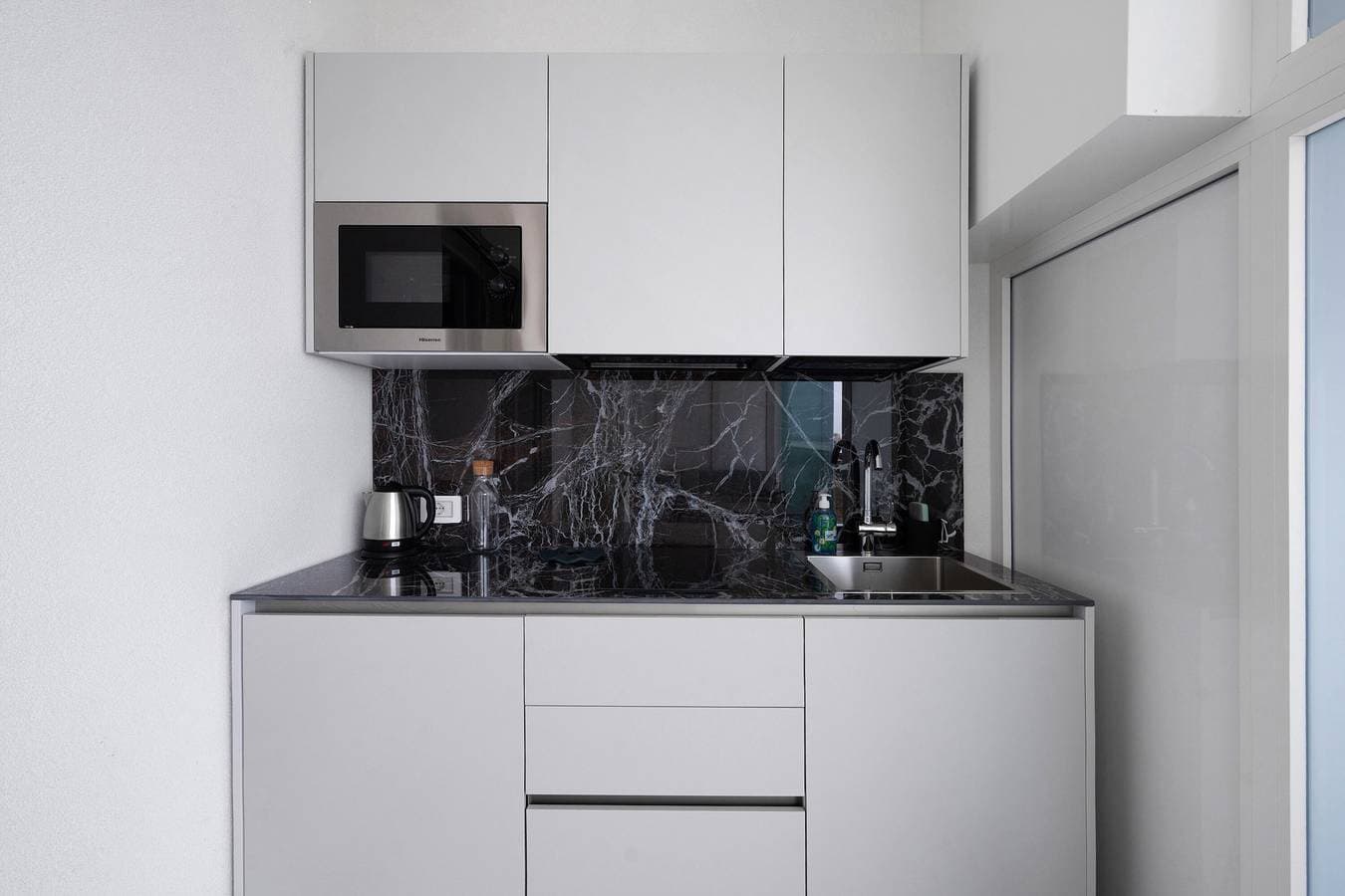 Foto 11 von 27: Apartment 'U Gnore - Zimmer Riccio' mit Meerblick, WLAN und Klimaanlage