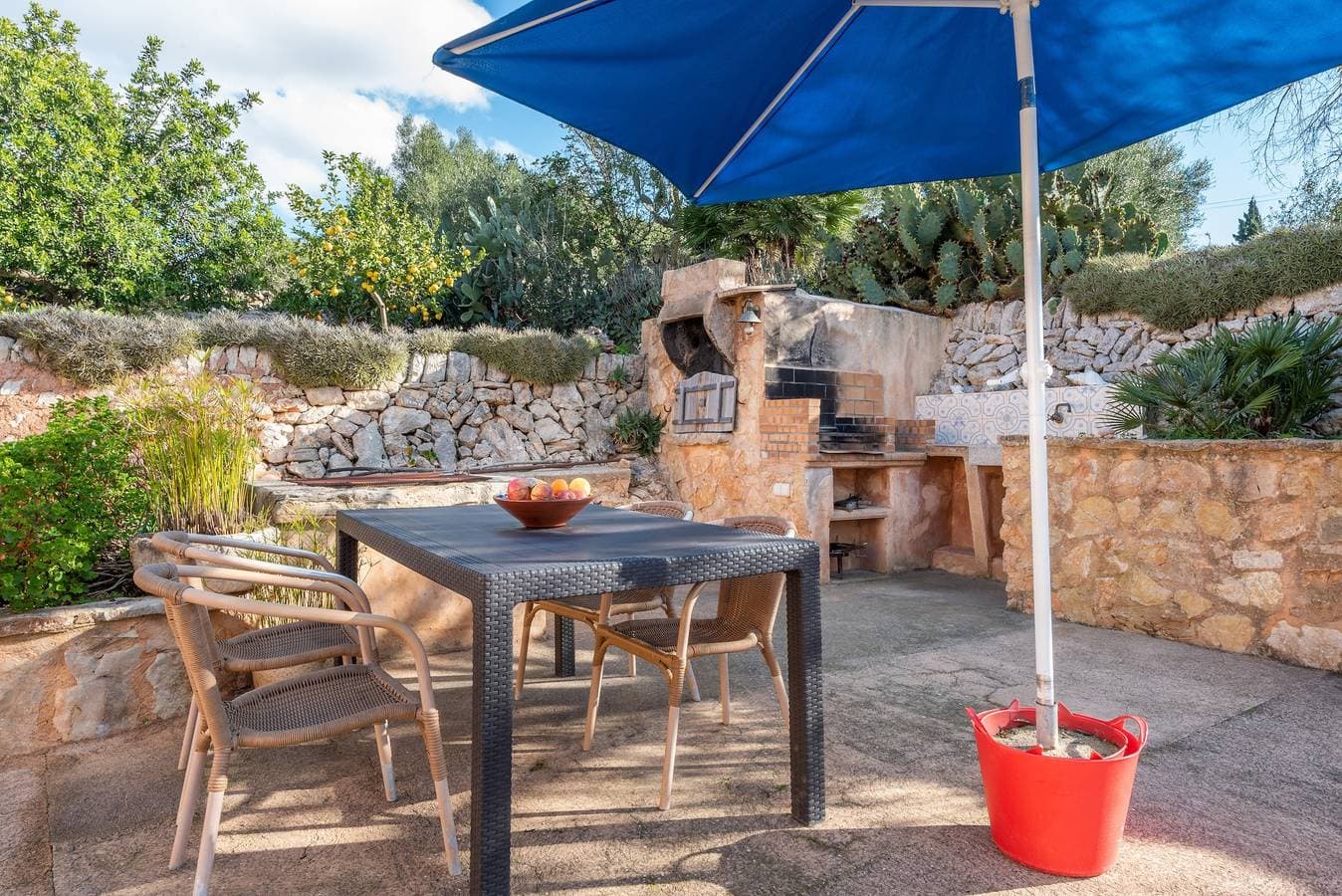 Foto 4 von 25: Charmantes Ferienhaus Can Bonjesus mit Bergblick, WLAN, Garten und Terrasse; Parkplätze vorhanden, Haustiere erlaubt