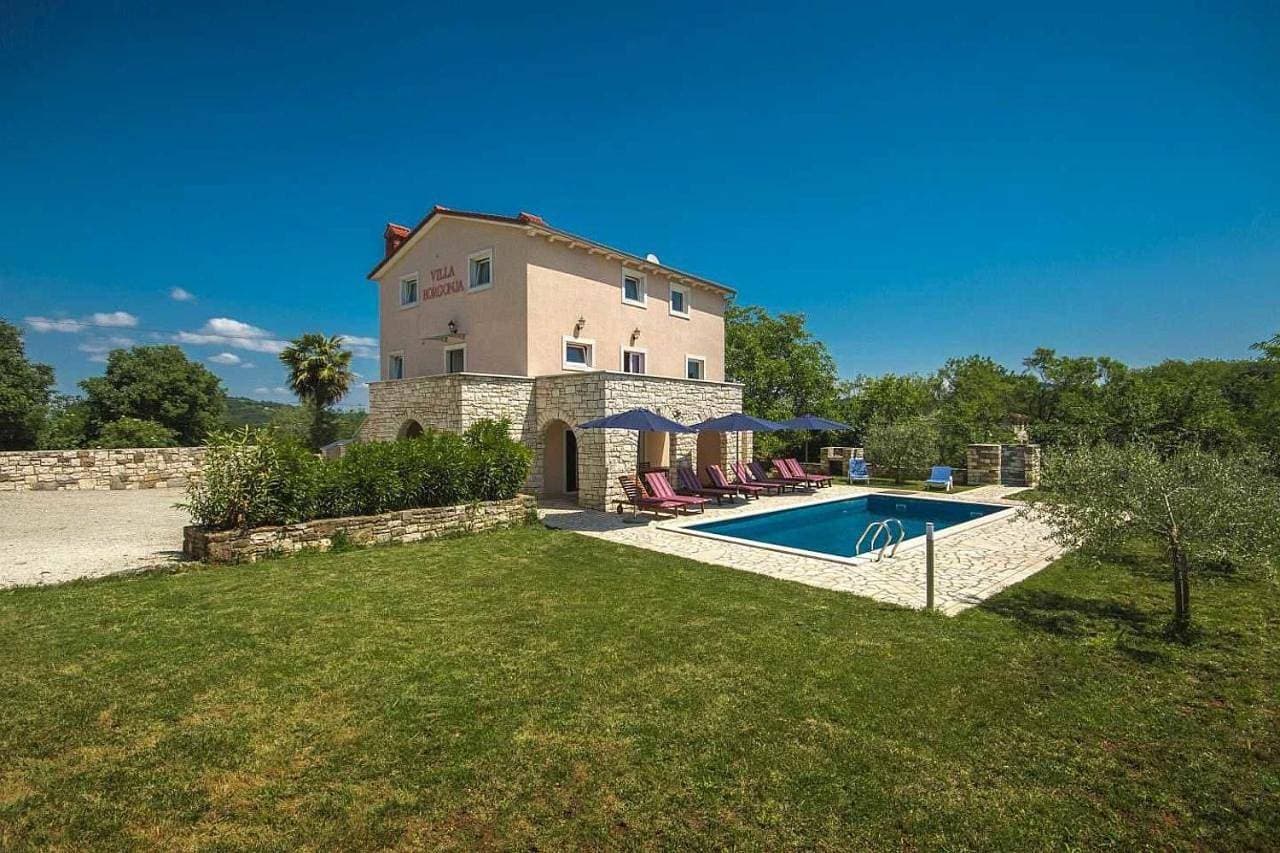 Foto 6 von 41: Villa with Private Pool