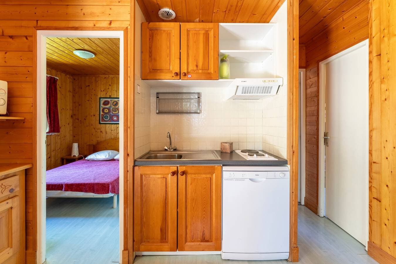 Foto 8 von 28: Chalet 'Gite Lavande' mit Gemeinschaftspool, privater Terrasse und WLAN