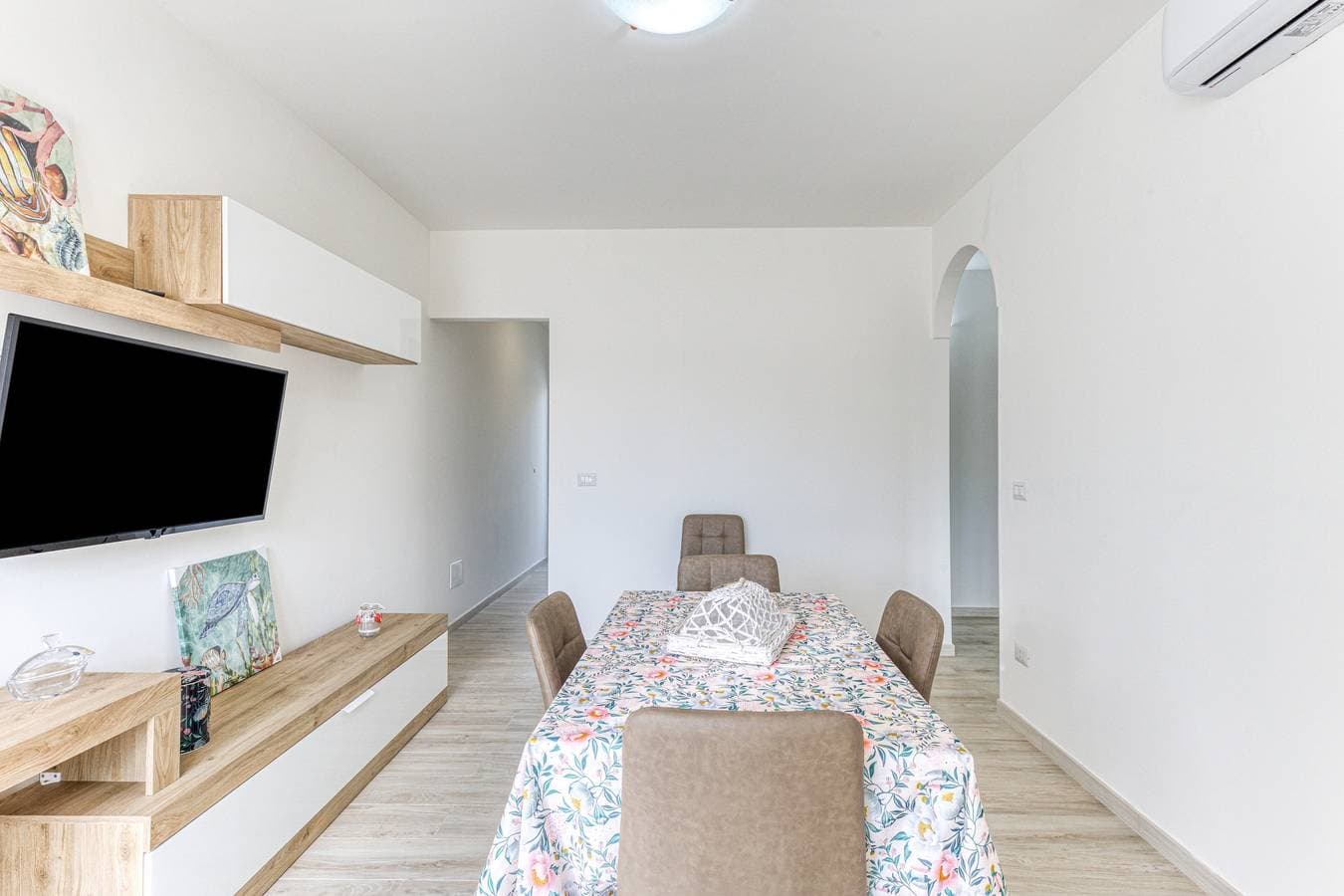 Foto 8 von 14: Ferienwohnung 'Stella Marina' mit privater Terrasse, WLAN und Klimaanlage