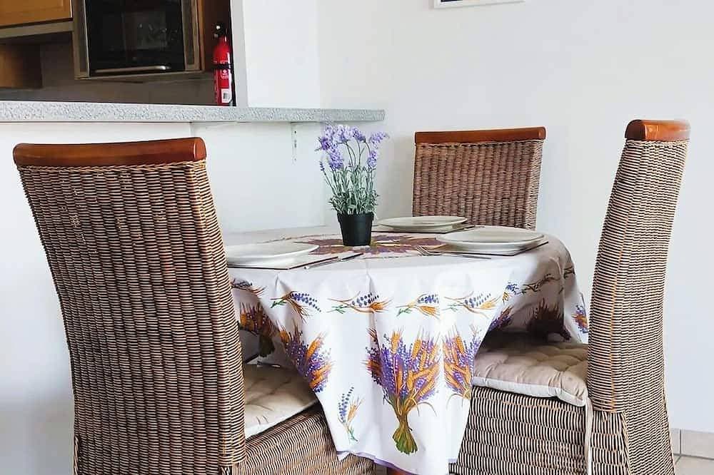Foto 13 von 21: Modernes, sicheres 1-Schlafzimmer-Apartment mit Meerblick und Pool für 3 Erwachsene