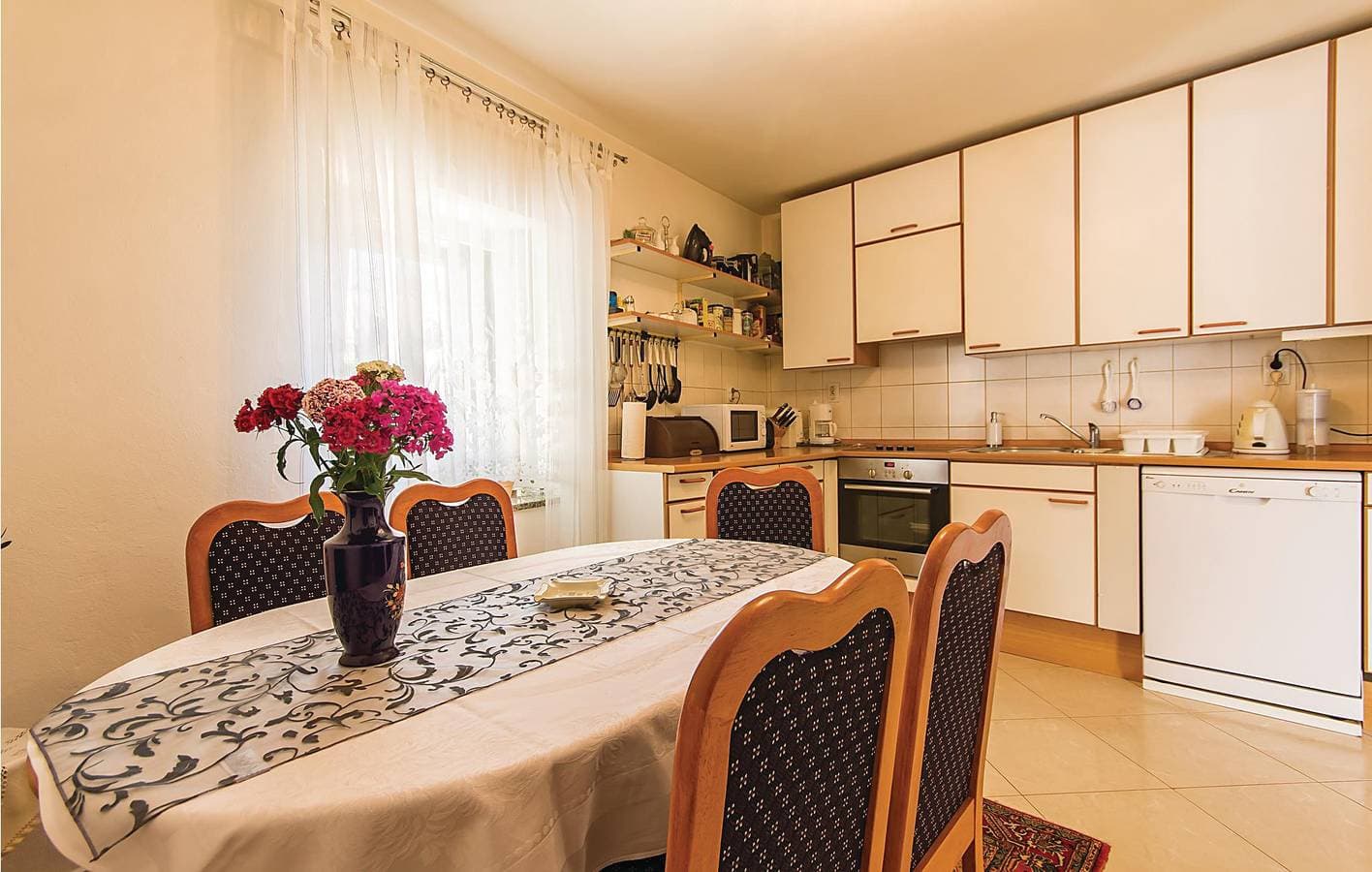 Foto 7 von 19: Gemütliche 2-Zimmer-Wohnung, 100 m vom Zentrum von Galizana entfernt, mit kostenlosem WLAN und Parkplatz