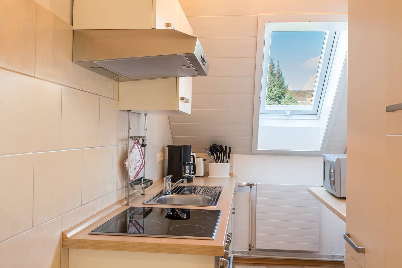 Foto 6 von 26: Gemütliche Ferienwohnung "Zum Seeblick" in Seenähe mit Bergblick, WLAN & Garten