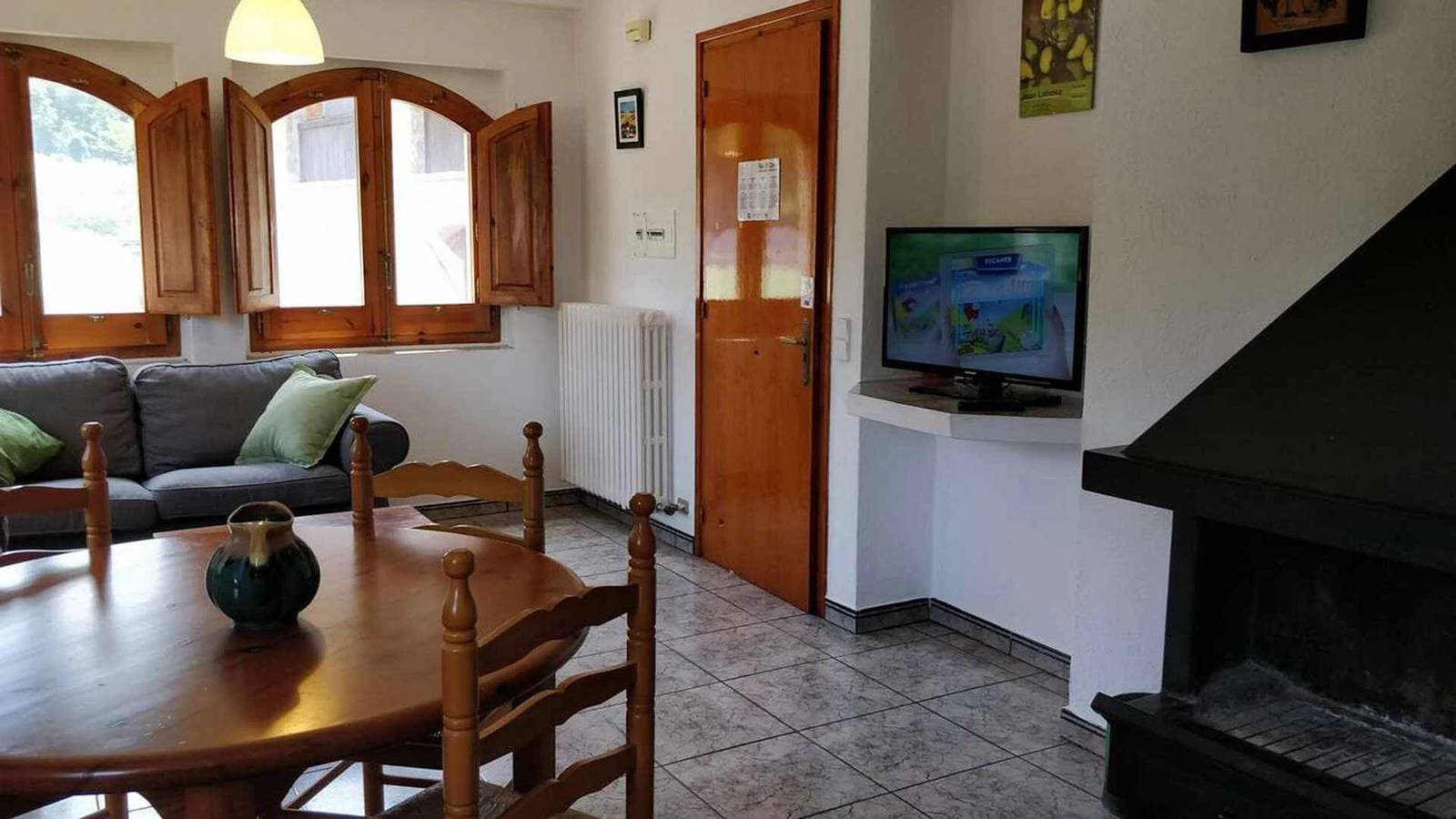 Foto 6 von 44: Ferienwohnung 'Mas El Carrer - Verd' mit Gemeinschaftspool, Gemeinschaftsgarten und Wi-Fi