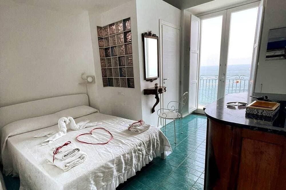 Foto 5 von 16: 2 Bed Flat - Sleeps 4 - Parking - Wifi