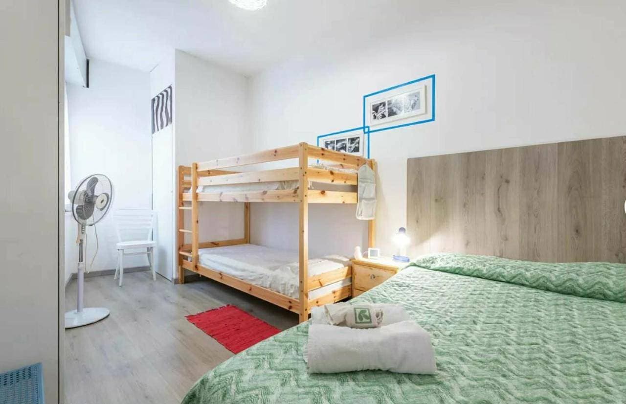 Foto 3 von 19: Two-Bedroom Apartment