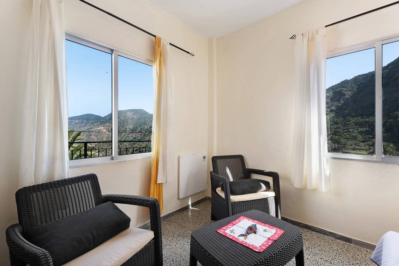 Foto 4 von 21: Ferienhaus 'Casa De Berta' mit Bergblick, privater Terrasse und WLAN