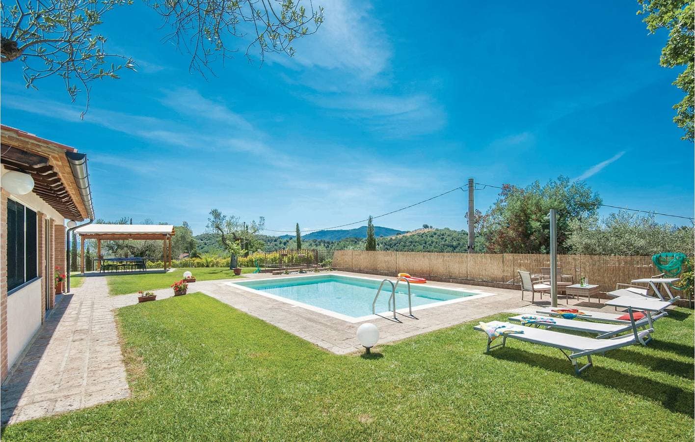 Foto 5 von 19: Appartement am Pool in der Nähe des Caldana Centers