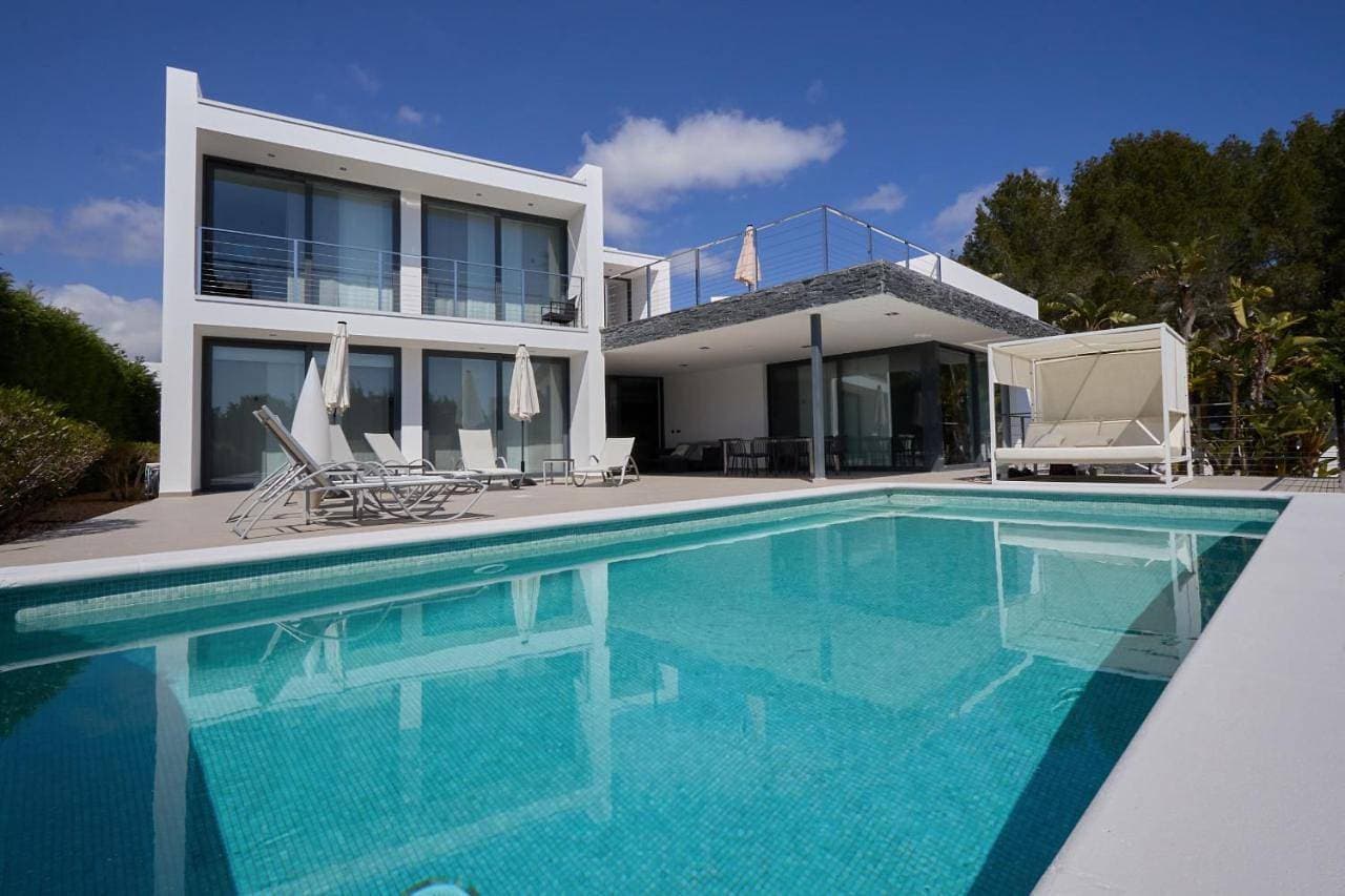Foto 4 von 37: Villa with Private Pool
