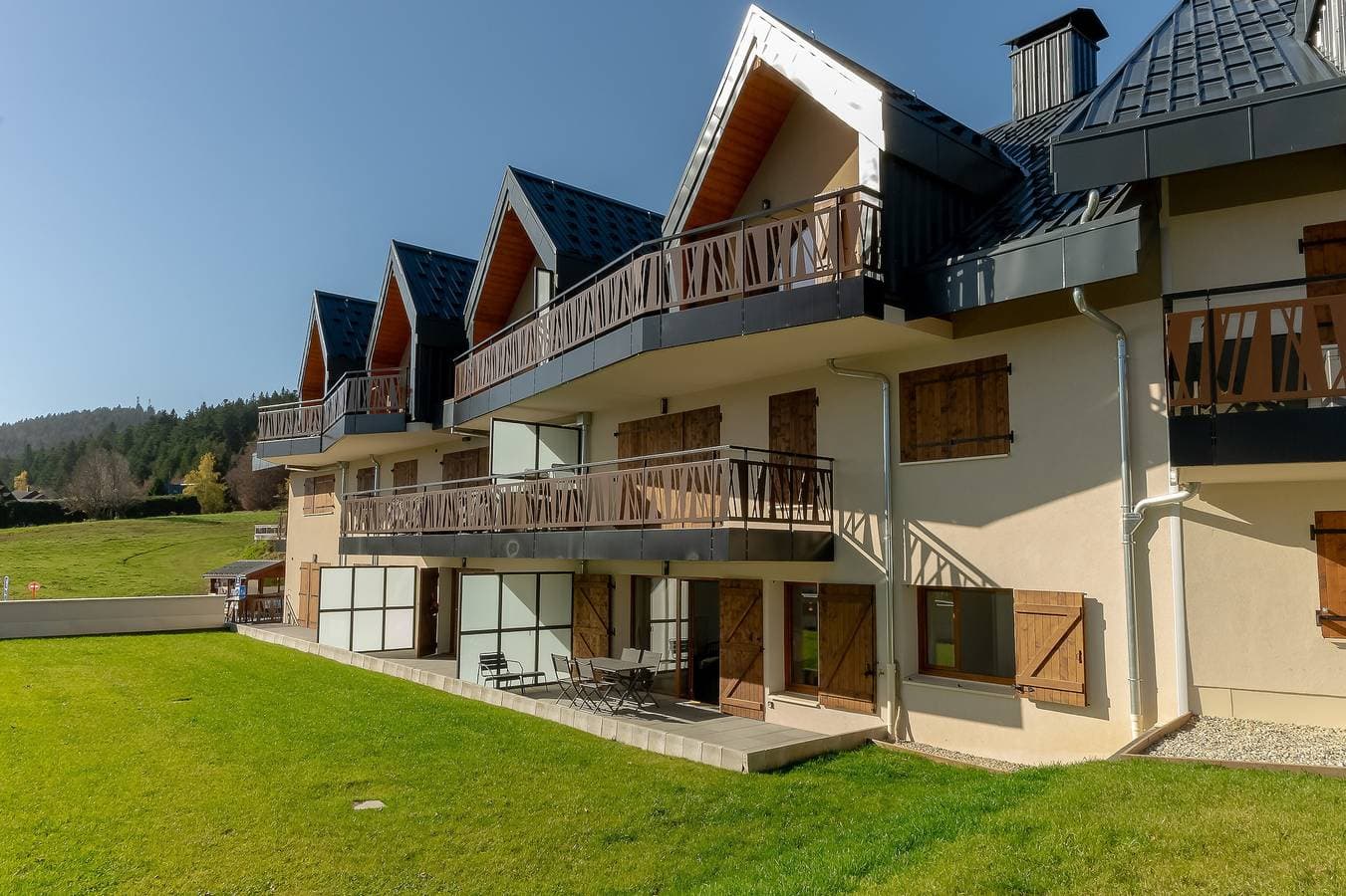 Foto 3 von 26: Appartement „Gentiane“ mit Bergblick, privater Terrasse und WLAN
