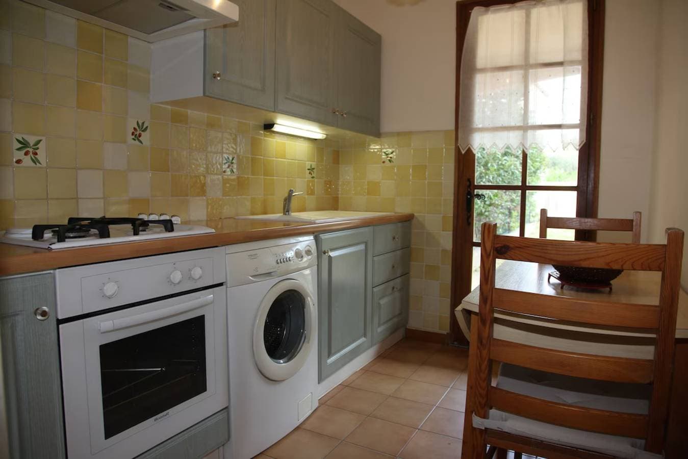 Foto 10 von 14: Ferienwohnung 'Coeur De Ville Avec Jardin Privatif' mit privater Terrasse, privatem Garten und WLAN
