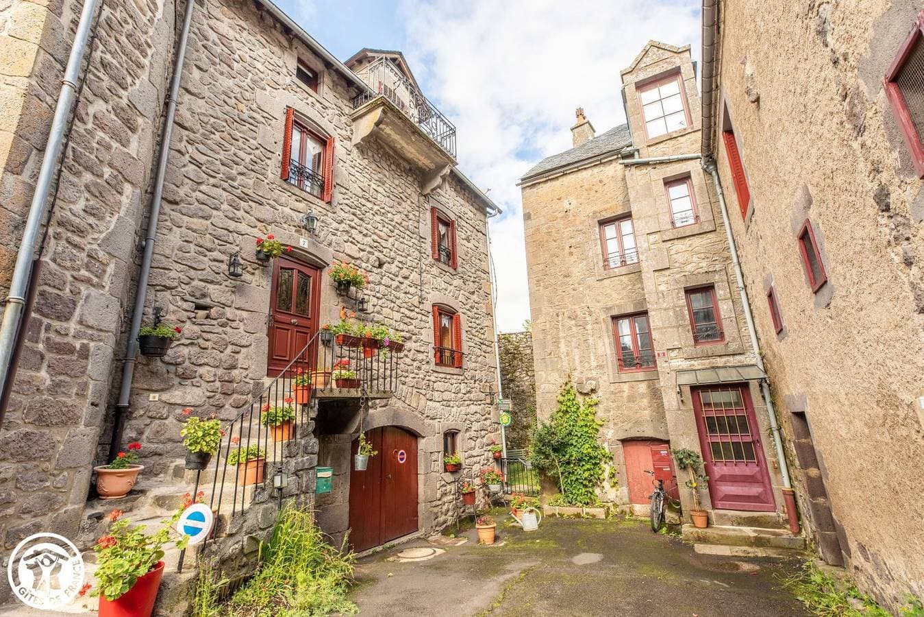 Les Remparts 1