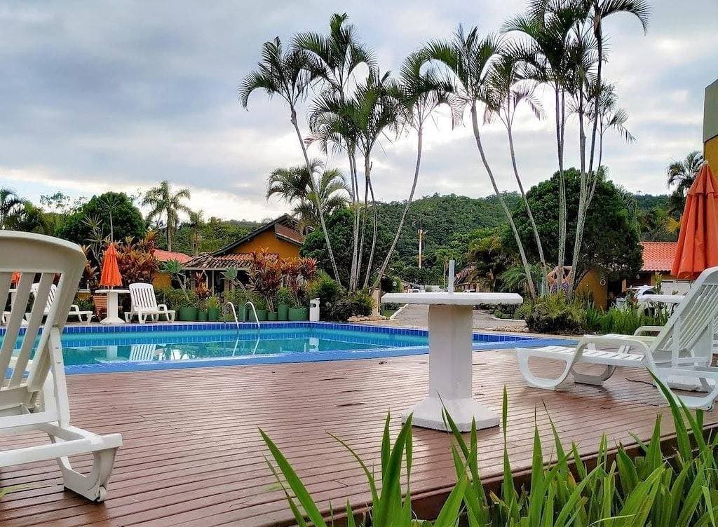 Foto 6 von 24: Cozy Chalet in a Family-Friendly Condominium with Pool on the Beach