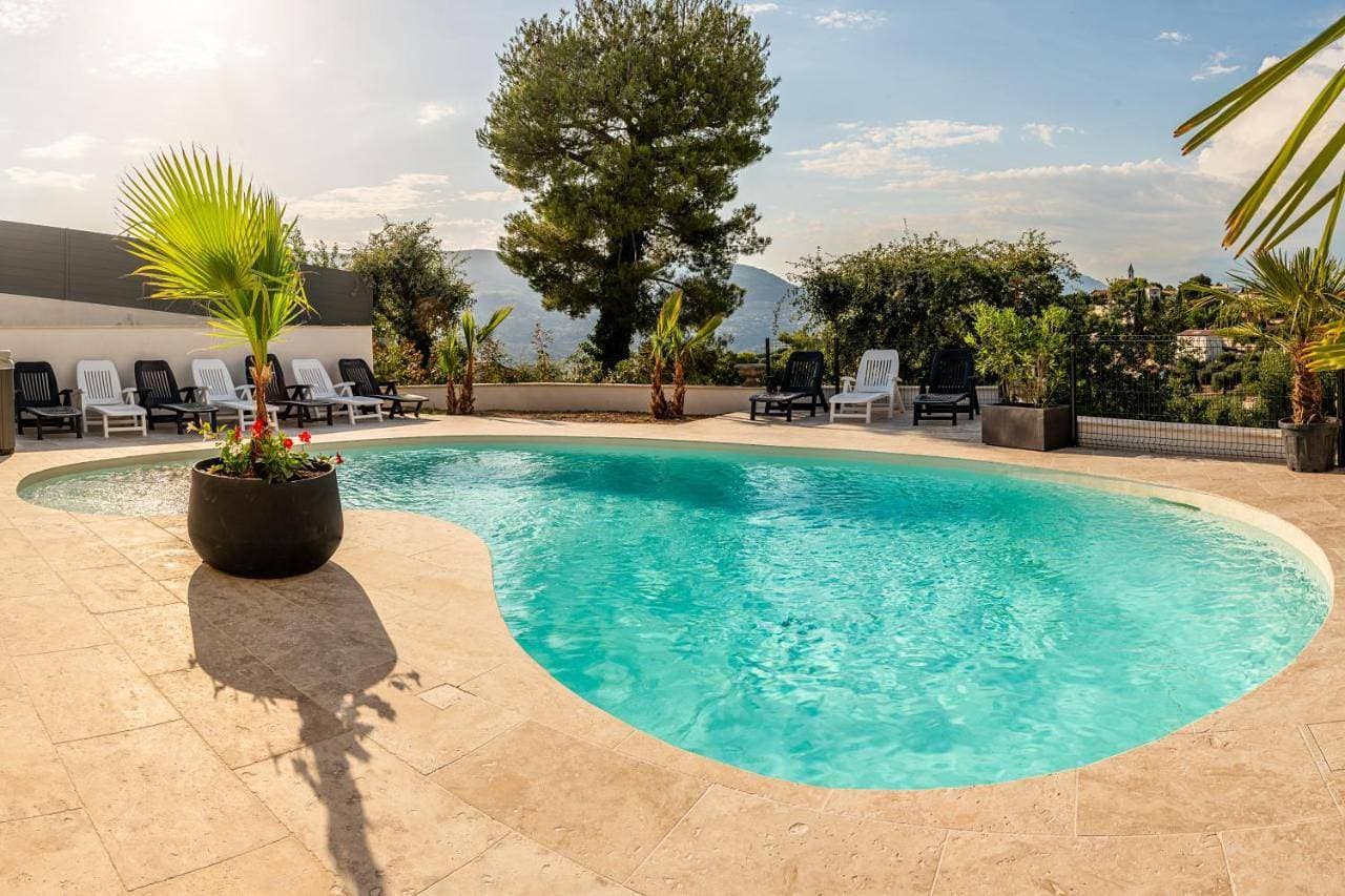 Villa Columbia - Pool & Mountain View 1